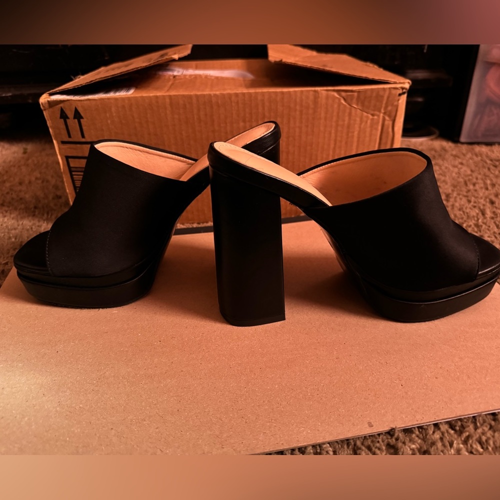 SHEIN BLACK HEELS SIZE CN40/US8